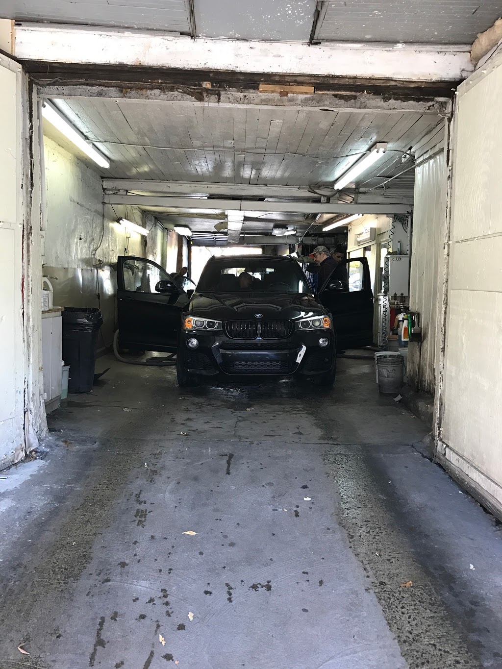 Lave Auto Frontenac | 1840 Rue Frontenac, Montréal, QC H2K 2Z1, Canada | Phone: (514) 522-8494
