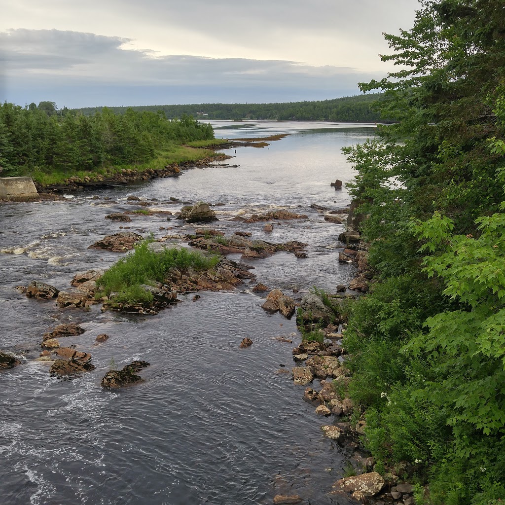 Henley House Pub And Restaurant | 22478 Nova Scotia Trunk 7, Sheet Harbour, NS B0J 3B0, Canada | Phone: (902) 885-3335