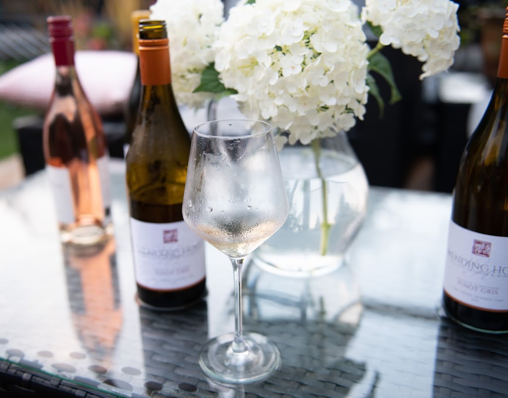 Wending Home Estate Vineyards & Winery | 3756 Ninth St, St. Catharines, ON L2R 6P9, Canada | Phone: (289) 640-1884