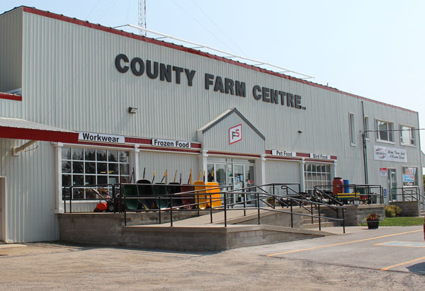 County Farm Centre Ltd | 38 Cold Storage Rd, Picton, ON K0K 2T0, Canada | Phone: (613) 476-2171