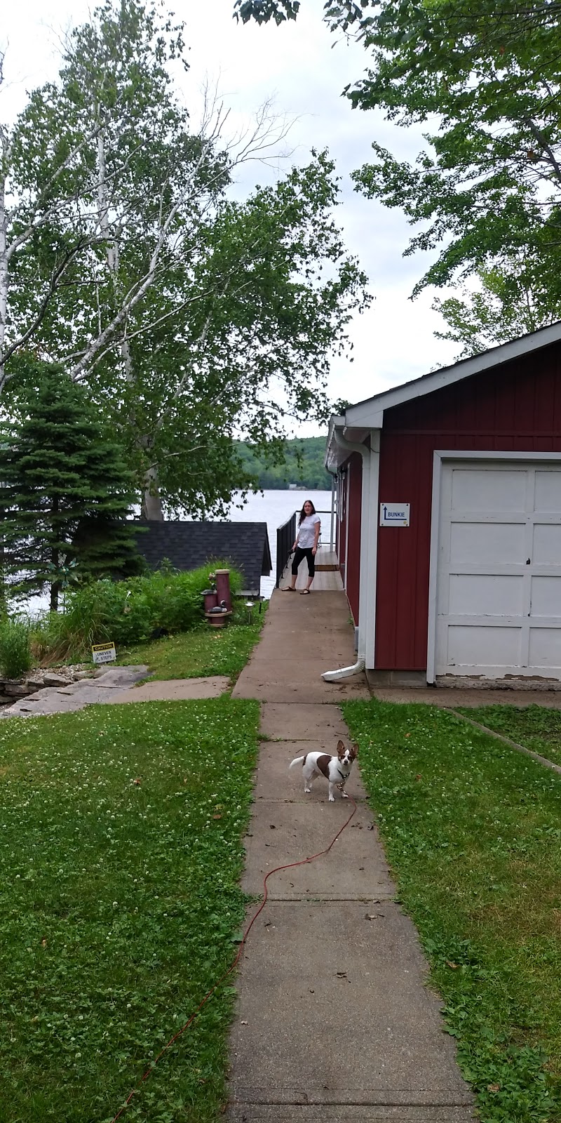 Classic Lane Getaway | Kashagawi Ln, Algonquin Highlands, ON K0M 1J2, Canada | Phone: (647) 261-3683