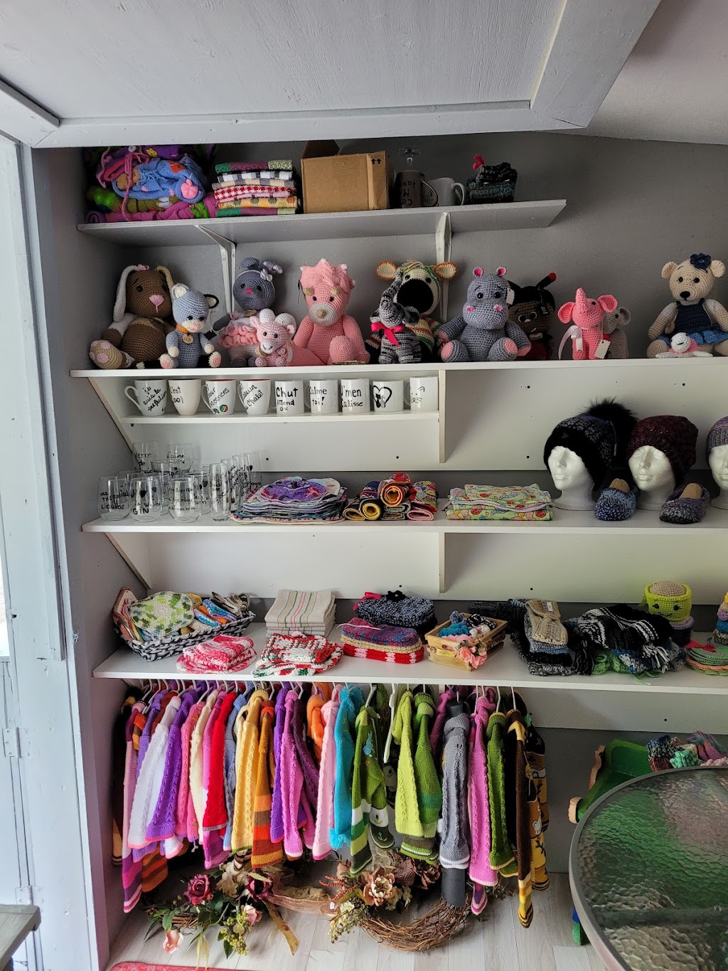La Rive des Artisans | 315 Rue Félix Antoine Savard, Saint-Joseph-de-la-Rive, QC G0A 3Y0, Canada | Phone: (418) 324-9414