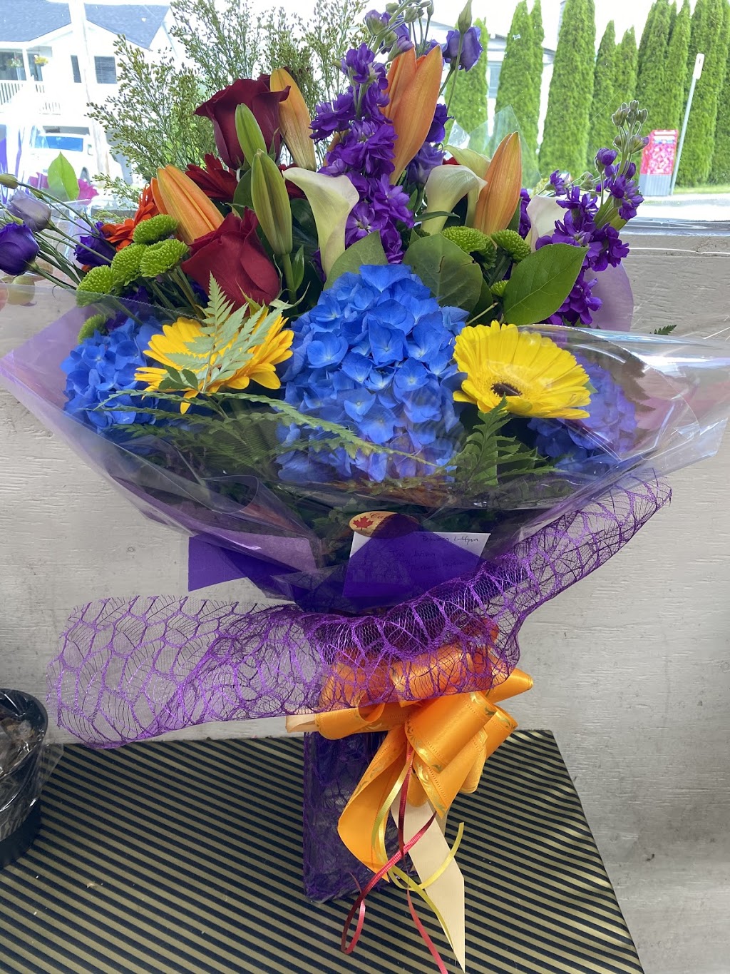 Canada Florist Burnaby | 4726 Canada Way, Burnaby, BC V5G 1L2, Canada | Phone: (604) 298-0522