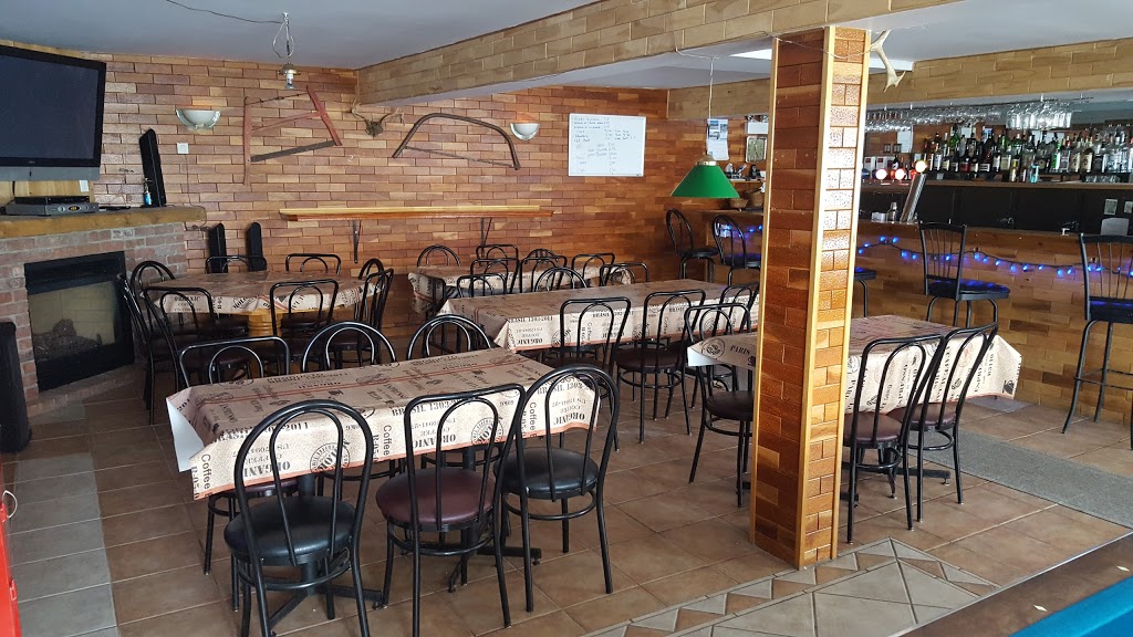 Auberge le Vieux Manoir Mont Mégantic | 11 Rue Principale E, Notre-Dame-des-Bois, QC J0B 2E0, Canada | Phone: (819) 235-8989