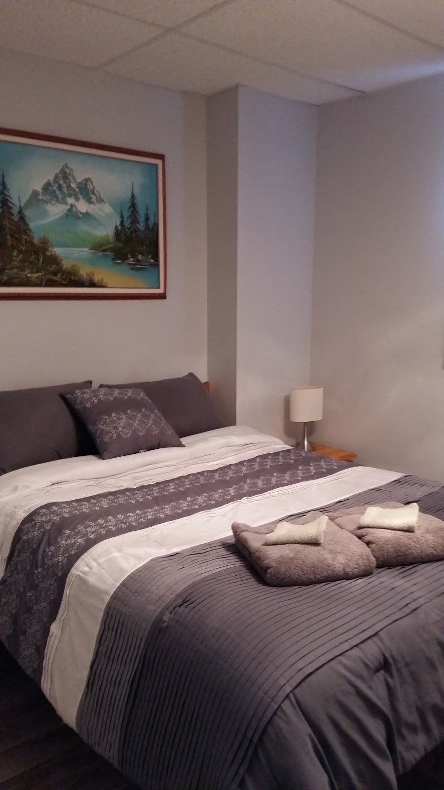 Chalet À lEau TAntique | 96, ch. Jean-Paul Dupont, Saint-Herménégilde, QC J0B 2W0, Canada | Phone: (819) 239-9668