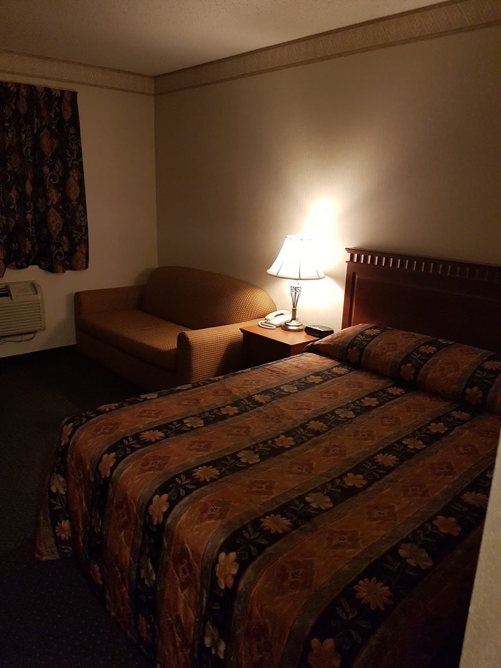 Vaughan Inn | 6700 Hwy 7, Woodbridge, ON L4L 1A5, Canada | Phone: (905) 851-2831