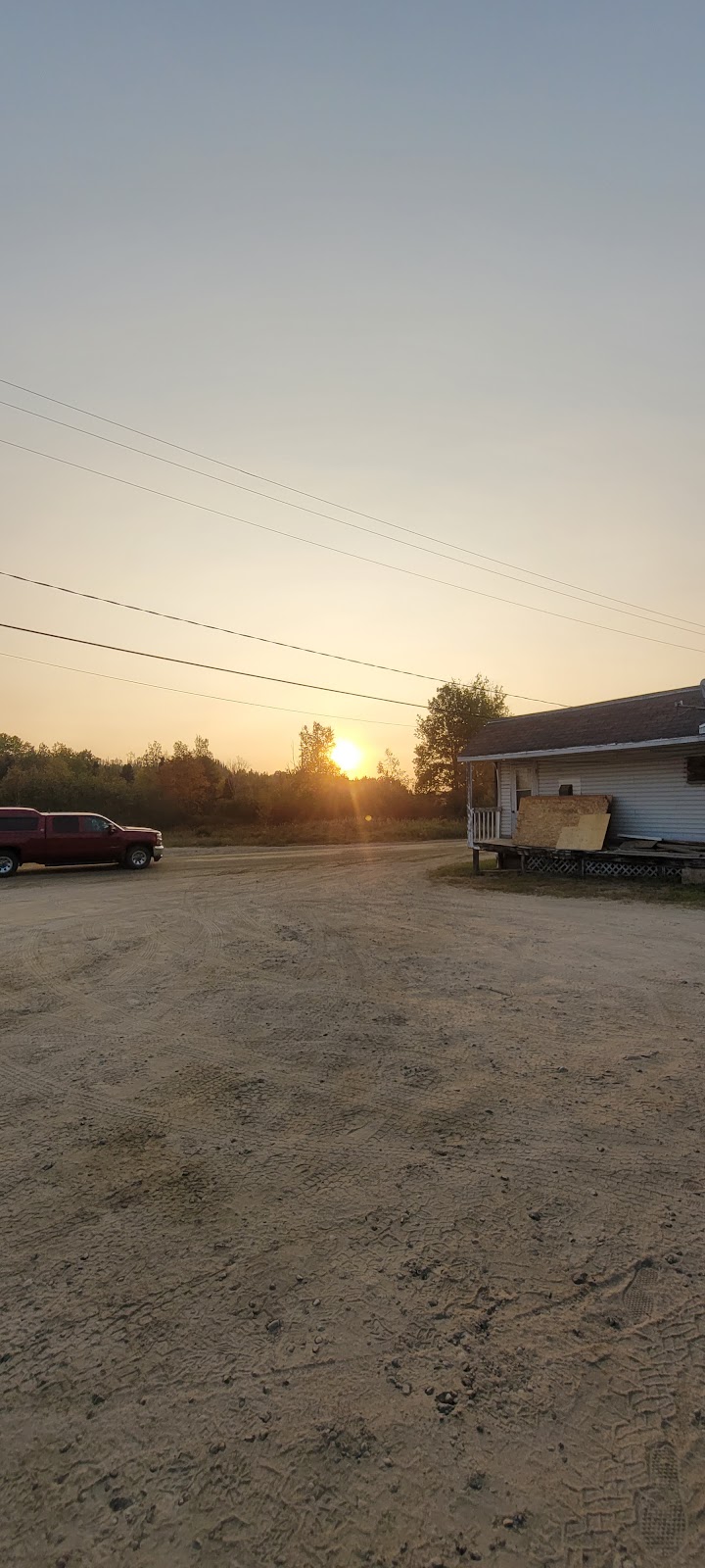MOTEL 4 SAISONS | 33 Rue Principale, Parent, QC G0X 3P0, Canada | Phone: (819) 667-2101