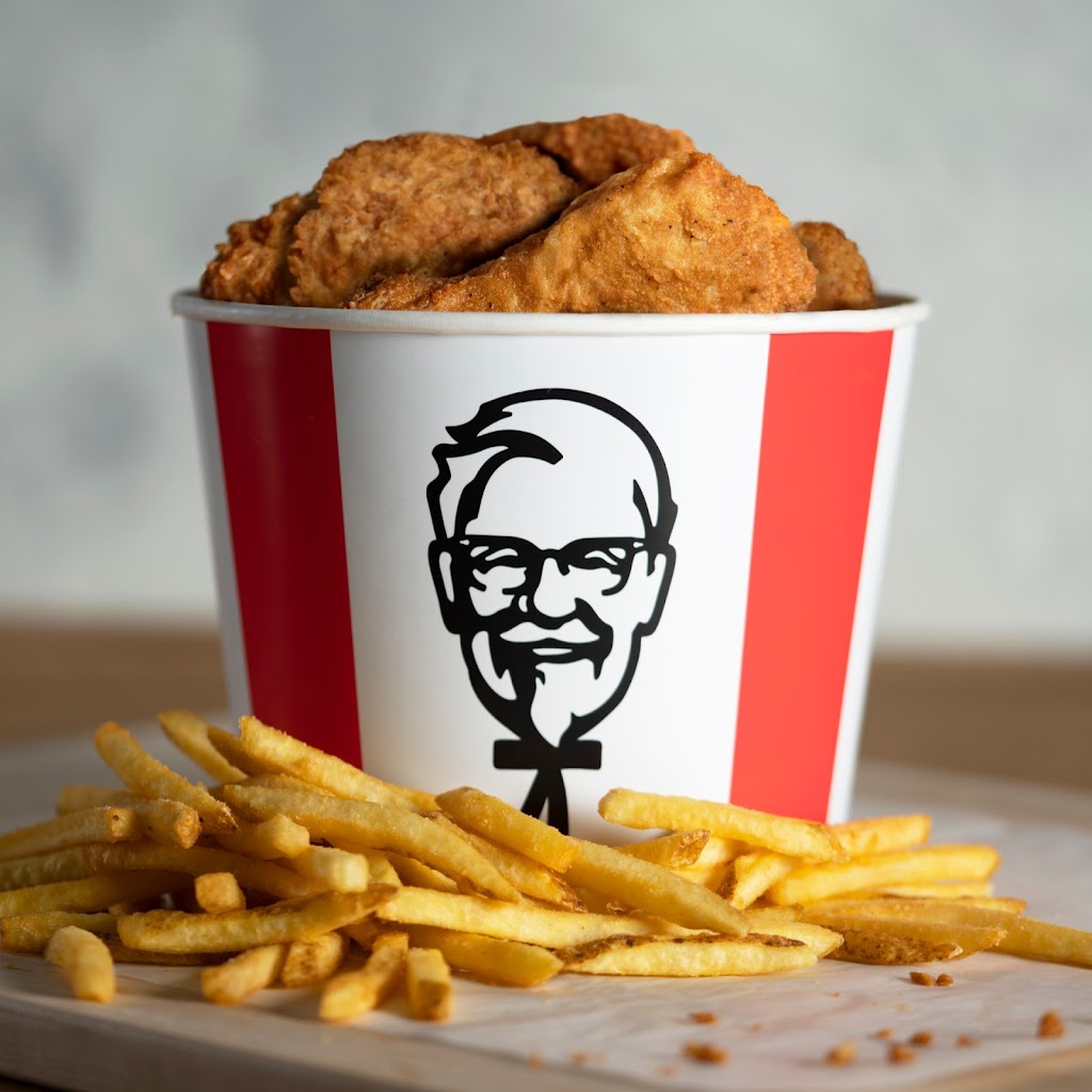 KFC | 9626 160 Ave NW, Edmonton, AB T5Z 3S6, Canada | Phone: (780) 423-2714
