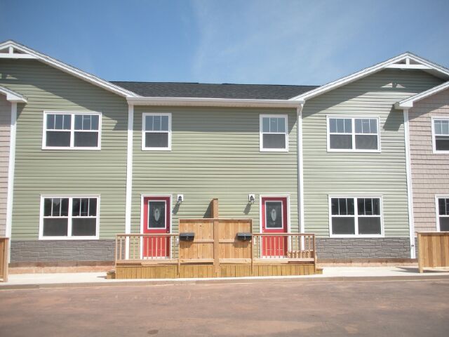 Garden Townhomes | 299 Pope Rd #295, Summerside, PE C1N 5Y2, Canada | Phone: (902) 918-5477