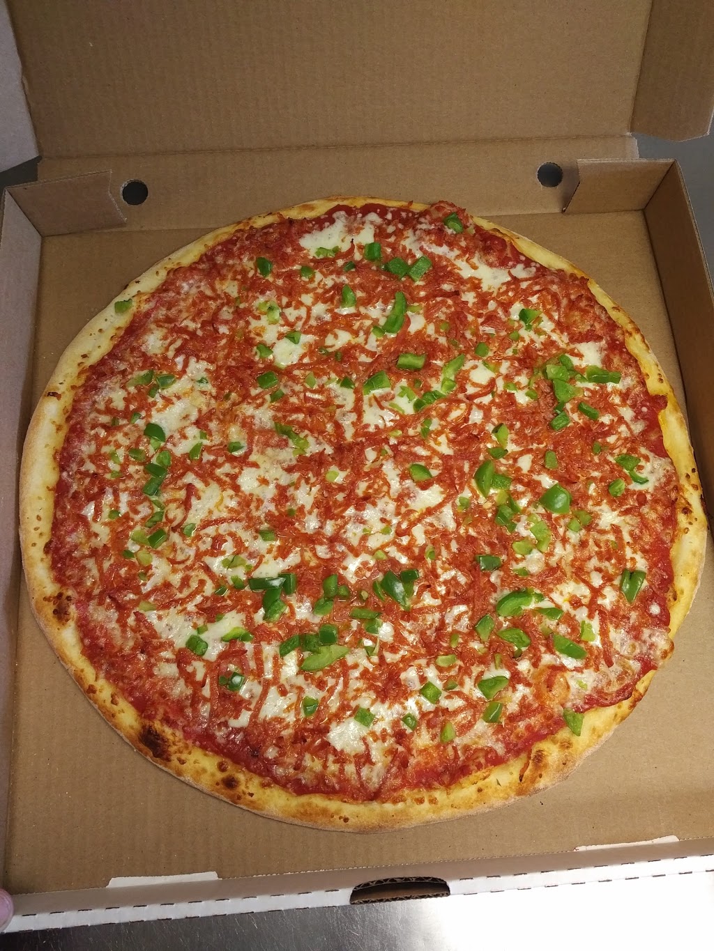Bulls Eye Pizza East | 214 Lauzon Rd, Windsor, ON N8S 3L6, Canada | Phone: (519) 944-1221