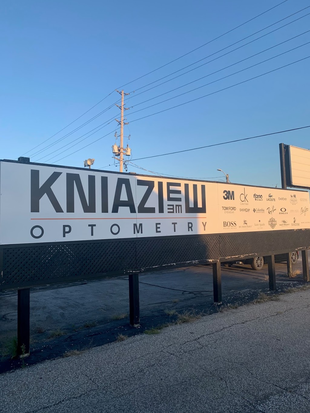 Kniaziew Optometry | 166 Oak St W, Leamington, ON N8H 2B6, Canada | Phone: (519) 322-4488