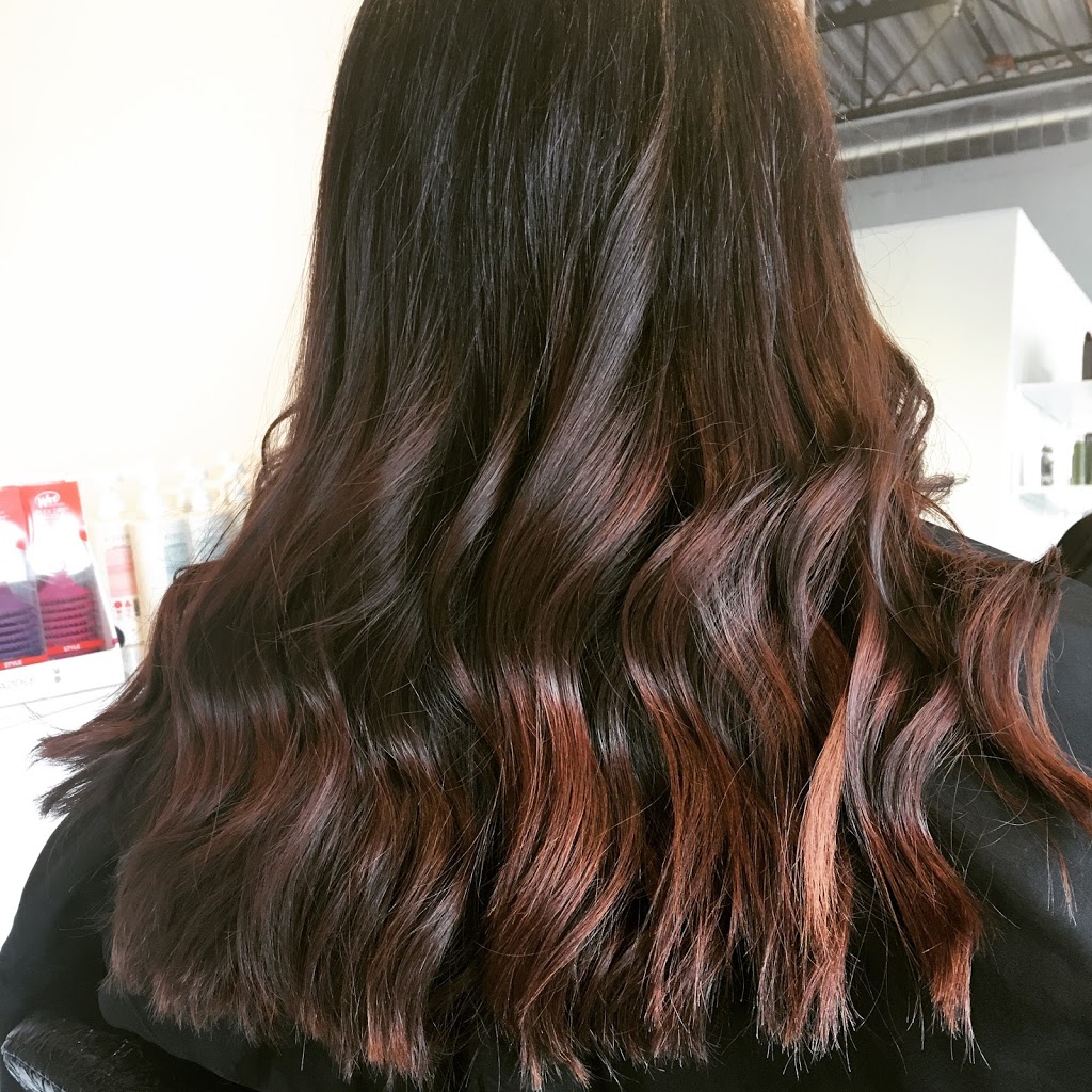 Creation Coiffure Melanie Hbrt | 1352 Boulevard des Chutes, Québec, QC G1C 7C9, Canada | Phone: (418) 661-6085