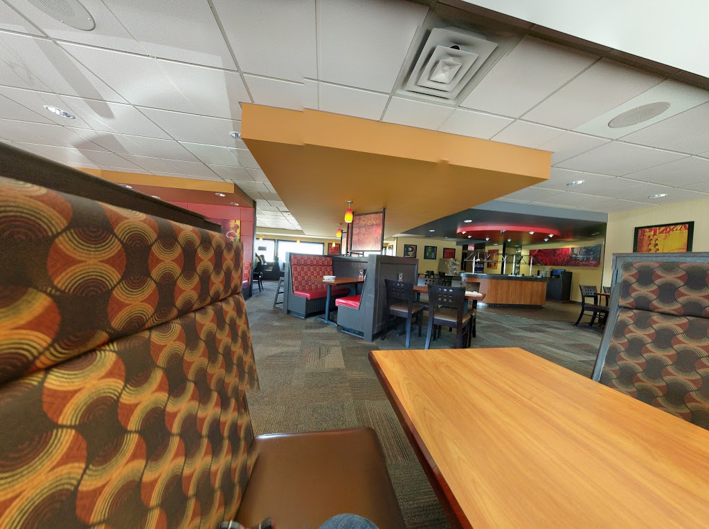 Pizza Hut | 1347 Henderson Hwy, Winnipeg, MB R2G 1M5, Canada | Phone: (204) 953-4137