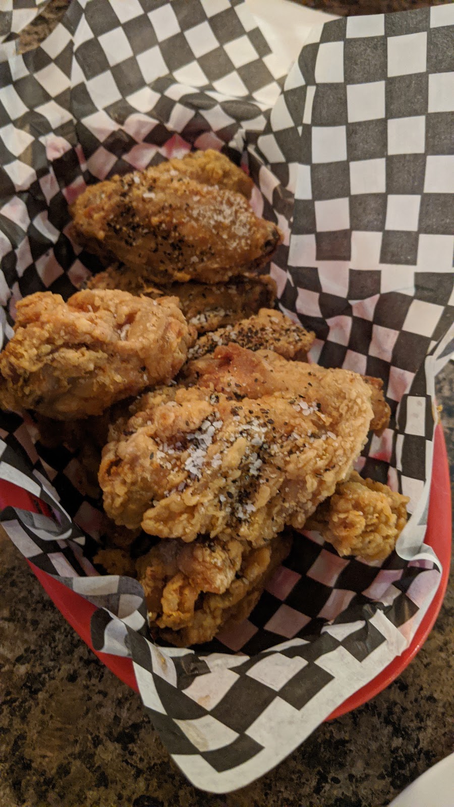 Nixx Neighbourhood Pub | 2418 Edmonton Trail, Calgary, AB T2E 3M8, Canada | Phone: (403) 277-7715