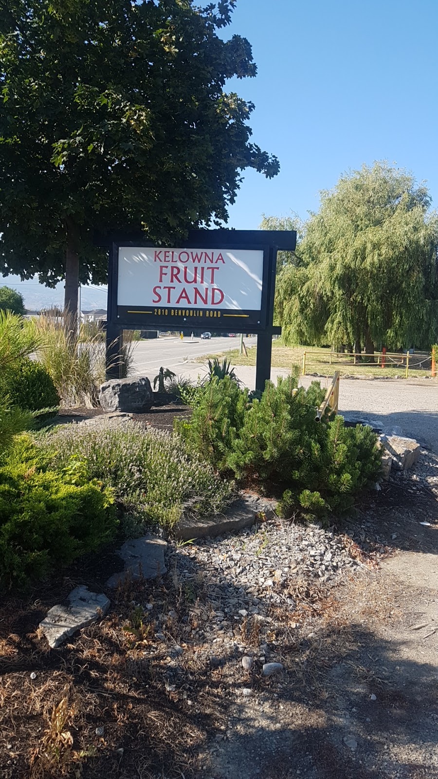 Kelowna Fruit Stand | 2810 Benvoulin Rd, Kelowna, BC V1W 2E3, Canada | Phone: (250) 765-5225