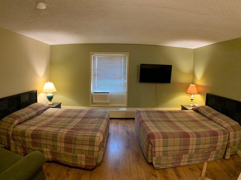 LadySmith Cafe & Lodging | 110 1 Ave N, Trochu, AB T0M 2C0, Canada | Phone: (403) 442-2900