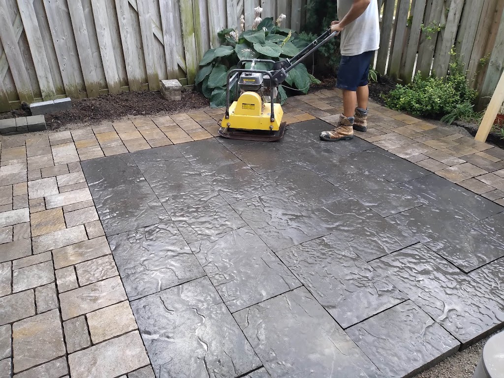 Blade Landscaping | 340 Brantwood Park Rd, Brantford, ON N3P 1L2, Canada | Phone: (519) 865-9140