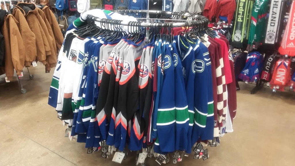 SVP Sports Steeles | 6931 Steeles Ave W, Etobicoke, ON M9W 6K7, Canada | Phone: (416) 675-9235