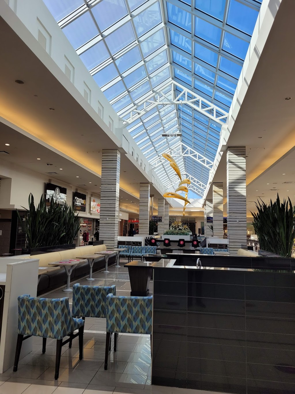 Mall Champlain - 2151 Boul. Lapinière, Brossard, Qc J4w 2t5, Canada