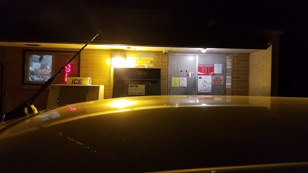 Blue Mountains Gas & Grocery Store | 1480 15 Ave, Brocket, AB T0K 0H0, Canada | Phone: (403) 965-9901