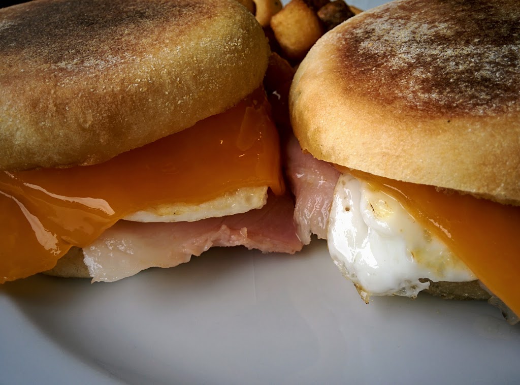 Mission Horse Brunch Restaurant | 33290 Glasgow Ave, Mission, BC V2V 4M2, Canada | Phone: (604) 826-5635
