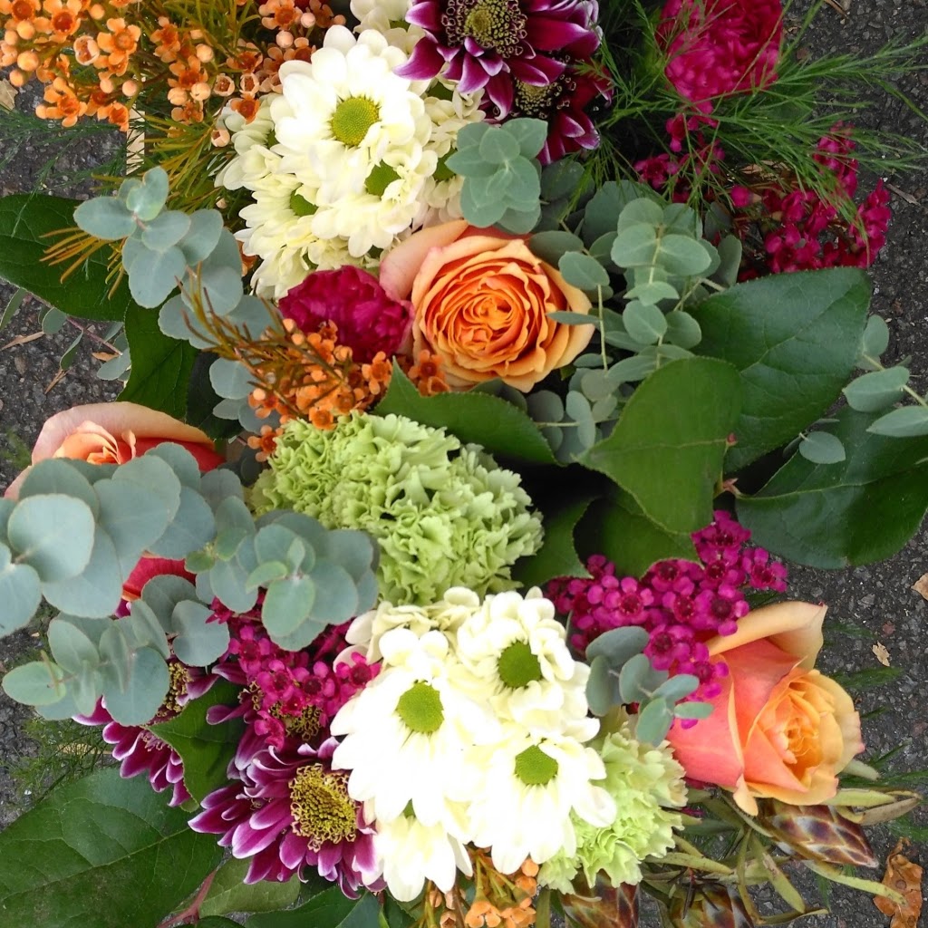 Des Fleurs et Des Soins | 539 Boulevard Rosemont, Montréal, QC H2S 1Z4, Canada | Phone: (514) 270-2555