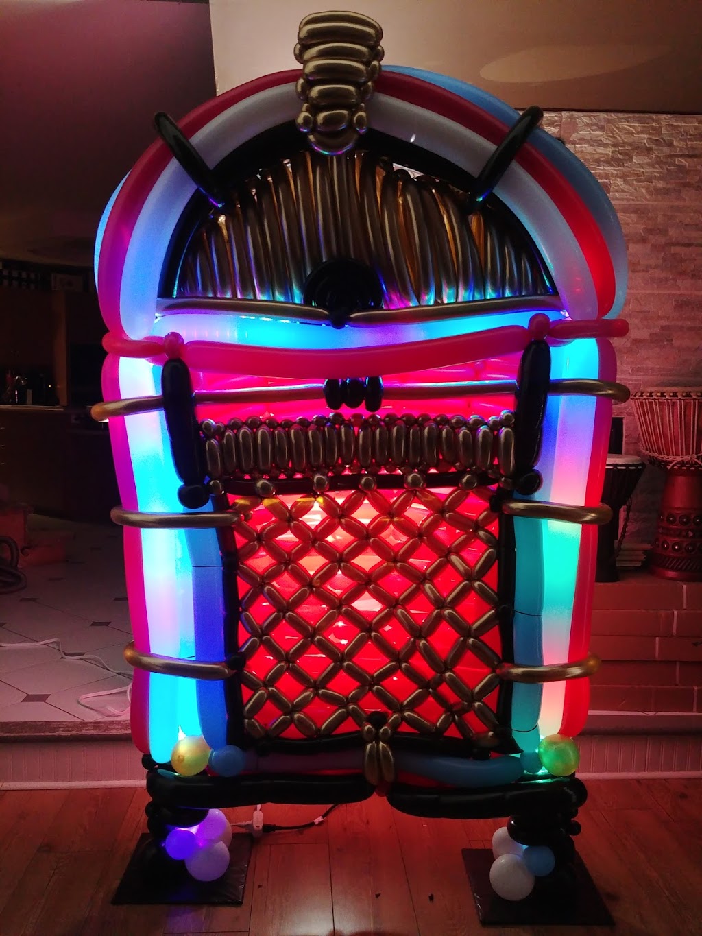 Clown Confée-ti | 74 Rue de lAnse, LÉpiphanie, QC J5X 3R9, Canada | Phone: (450) 591-1217