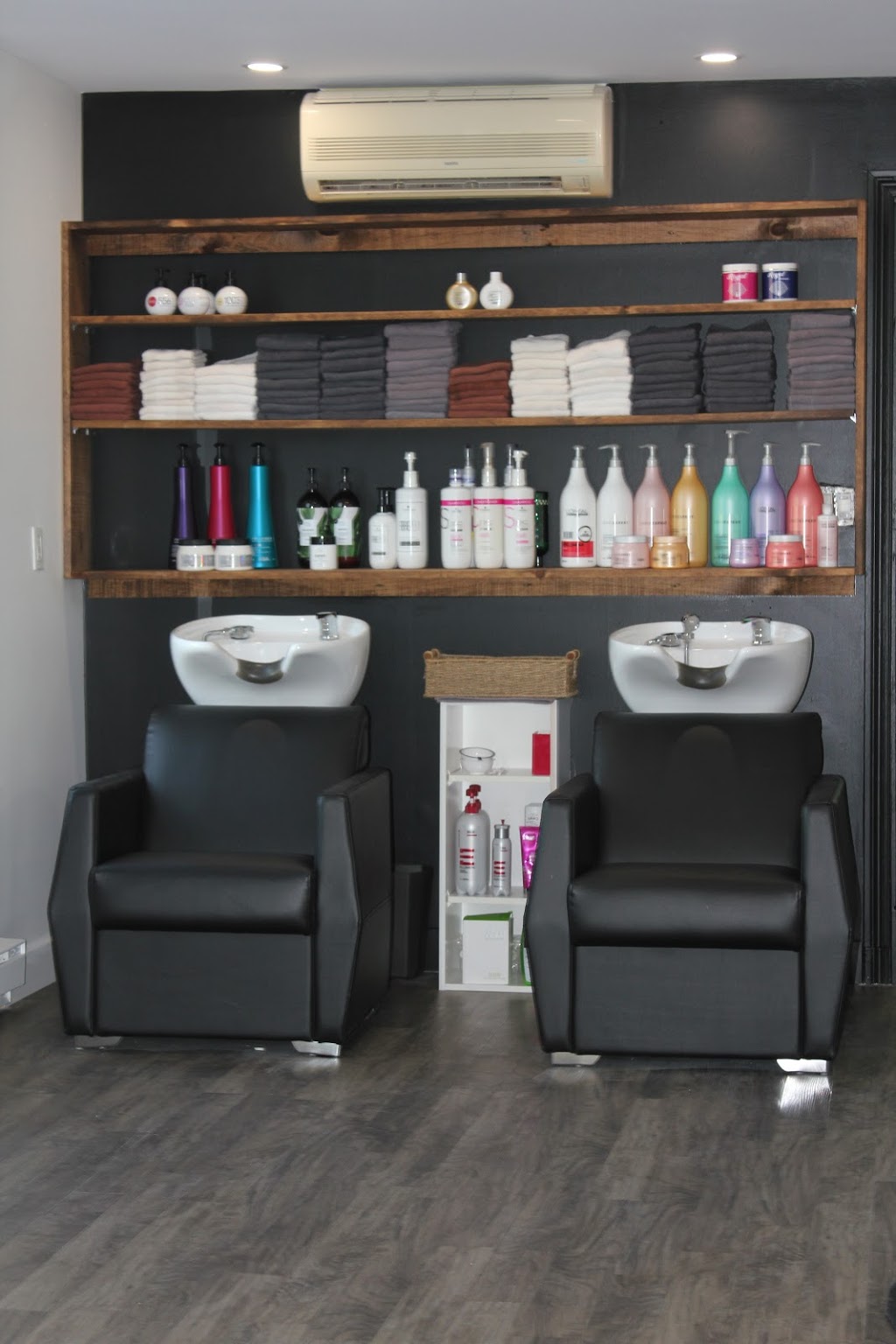 La Rouquine Coiffure Boutique | 1554 Rue King E, Sherbrooke, QC J1G 1E9, Canada | Phone: (819) 791-5591