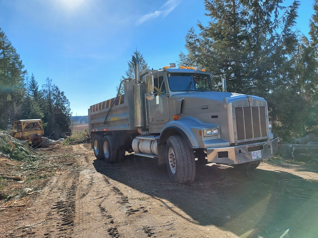 J & M Island Truckin | 1620 Cowichan Bay Rd, Cowichan Bay, BC V0R 1N1, Canada | Phone: (250) 606-1408