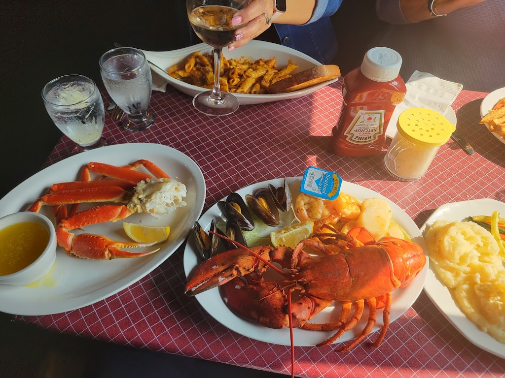 Le Gabriel Restaurant & Lounge | 15424 Main St,, Chéticamp, NS B0E 1H0, Canada | Phone: (902) 224-3685