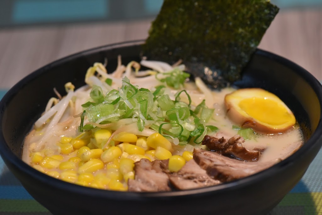 Lemongrazz Viet & Thai Restaurant | 3280 Monarch Dr Unit 8, Orillia, ON L3V 8A2, Canada | Phone: (705) 325-8338