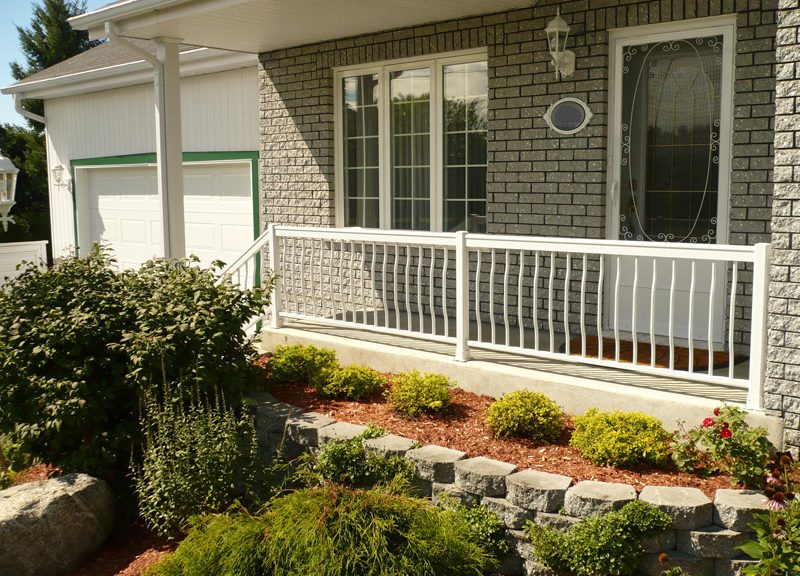 Rampes et Balcons de la Mauricie | 1003 206e Avenue, Saint-Georges, QC G9T 3K3, Canada | Phone: (819) 538-9025