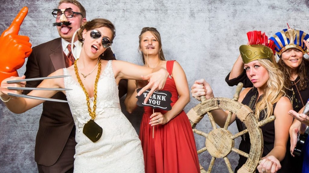 Snappy Tappy - Photobooth Company | 1980 Ogilvie Road, Center Unit 107, Ottawa, ON K1J 9L3, Canada | Phone: (613) 801-2221
