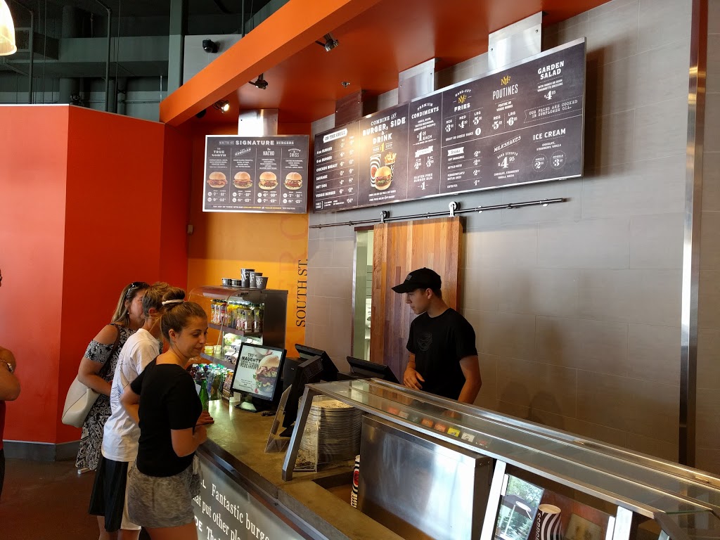 South St. Burger | 485 Trafalgar Rd, Oakville, ON L6J 3J1, Canada | Phone: (905) 338-1514