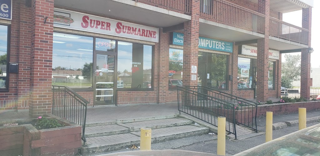 Super Submarine | 7116 McLeod Rd, Niagara Falls, ON L2G 3H2, Canada | Phone: (905) 354-7720