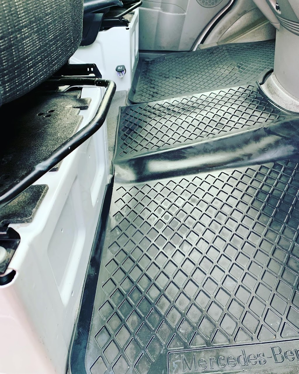 Anthonys Mobile detailing | 4 Mississauga Rd N #5, Mississauga, ON L5H 1G4, Canada | Phone: (437) 227-2729