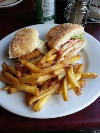 Chalet Restaurant | 693 Queen St, Port Perry, ON L9L 1K6, Canada | Phone: (905) 985-1553