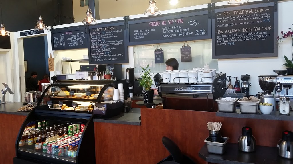 a Table! | 39149 Discovery Way #106, Squamish, BC V8B 0E6, Canada | Phone: (604) 567-0705