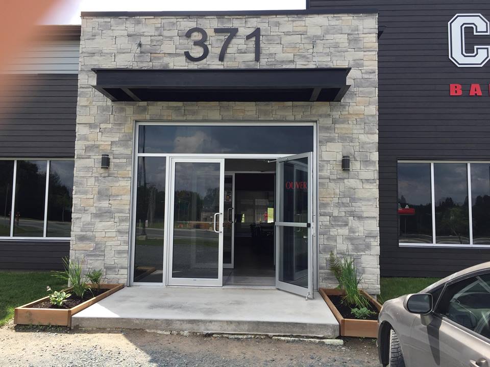 Capi10 Resto-Bar | 371 Boulevard St Luc, Val-des-Sources, QC J1T 2W4, Canada | Phone: (819) 452-4566