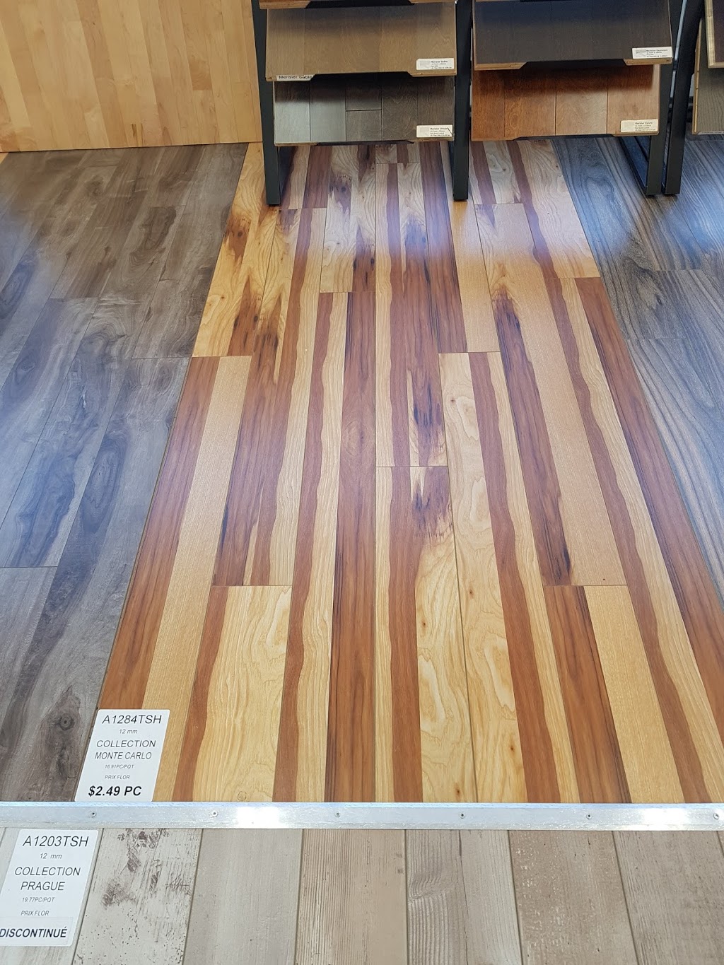 Plancher Flor / Flottant, Bois Franc, Ingénierie, Vinyle clic | 1645 Desserte Nord Autoroute 440, Laval, QC H7L 3W3, Canada | Phone: (450) 686-0888