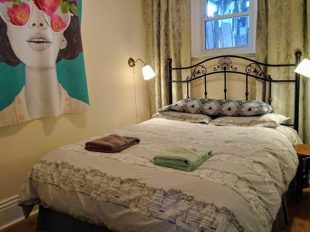 Private 2 Bedroom Bed & Breakfast | Kirkendall North, Hamilton, ON L8P 1M7, Canada