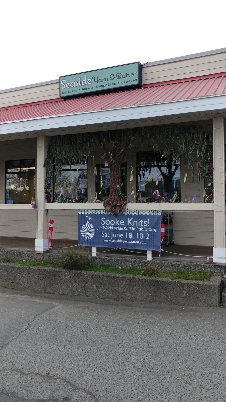 Seaside Yarn & Button | 3-6631 Sooke Rd, Sooke, BC V9Z 0A3, Canada | Phone: (250) 642-4625