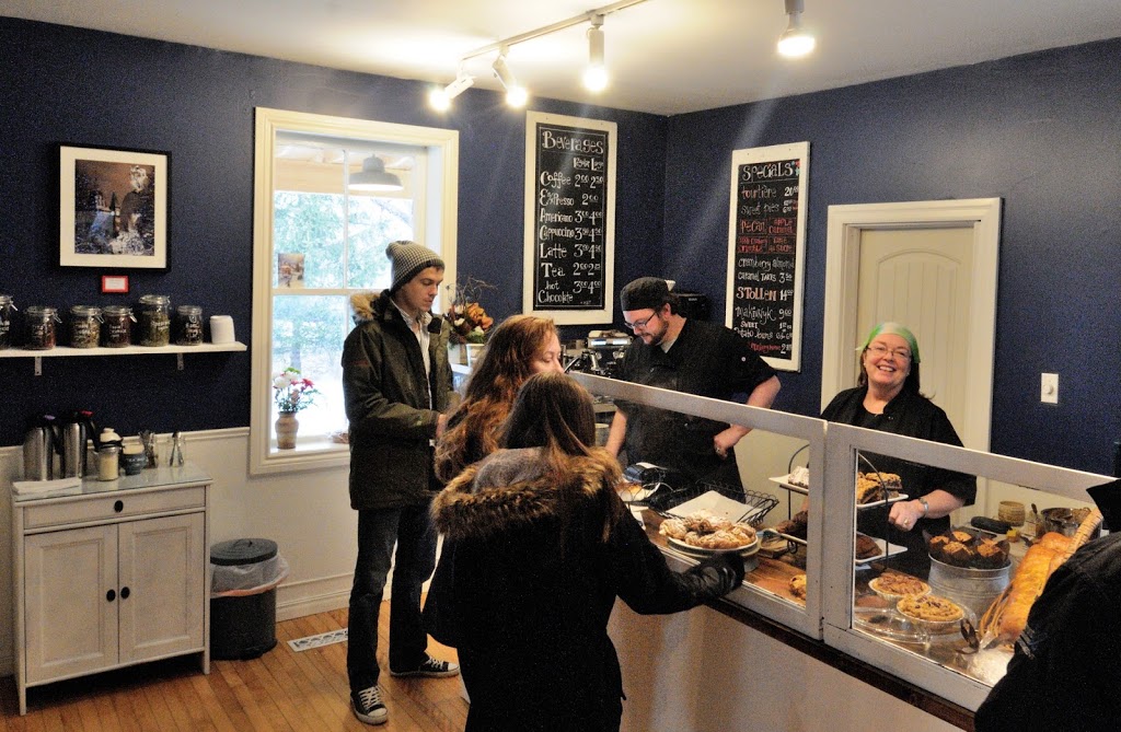 The Black Walnut Bakery | 979 Cameron St, Cumberland, ON K4C 1A1, Canada | Phone: (613) 884-6976