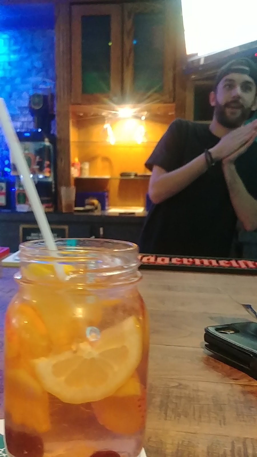 Sneakers Beach Tavern | 4020 Erie Rd, Crystal Beach, ON L0S 1B0, Canada | Phone: (905) 894-6535