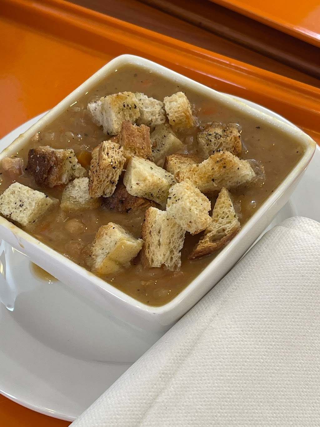 Chez Émile Restaurant | 737 Rue de la Pisciculture, Mont-Blanc, QC J0T 2G0, Canada | Phone: (873) 229-0363
