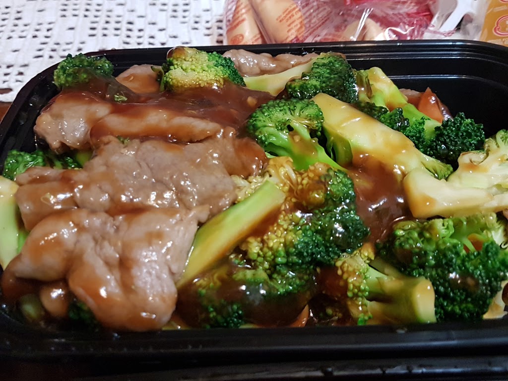 NiagaraFalls Lucky Dragon (Take-Out & Delivery) | 3714 Portage Rd, Niagara Falls, ON L2J 2K8, Canada | Phone: (905) 374-4556