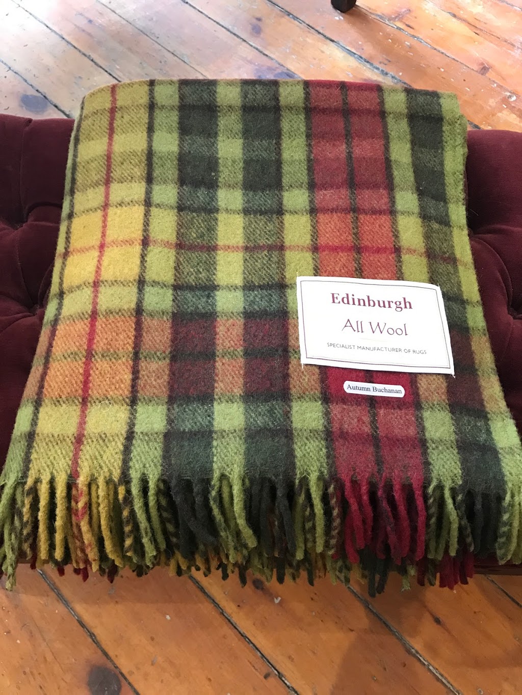 Red Scarf Gift Co | 19100 Centre St, Mount Albert, ON L0G 1M0, Canada | Phone: (647) 224-0990