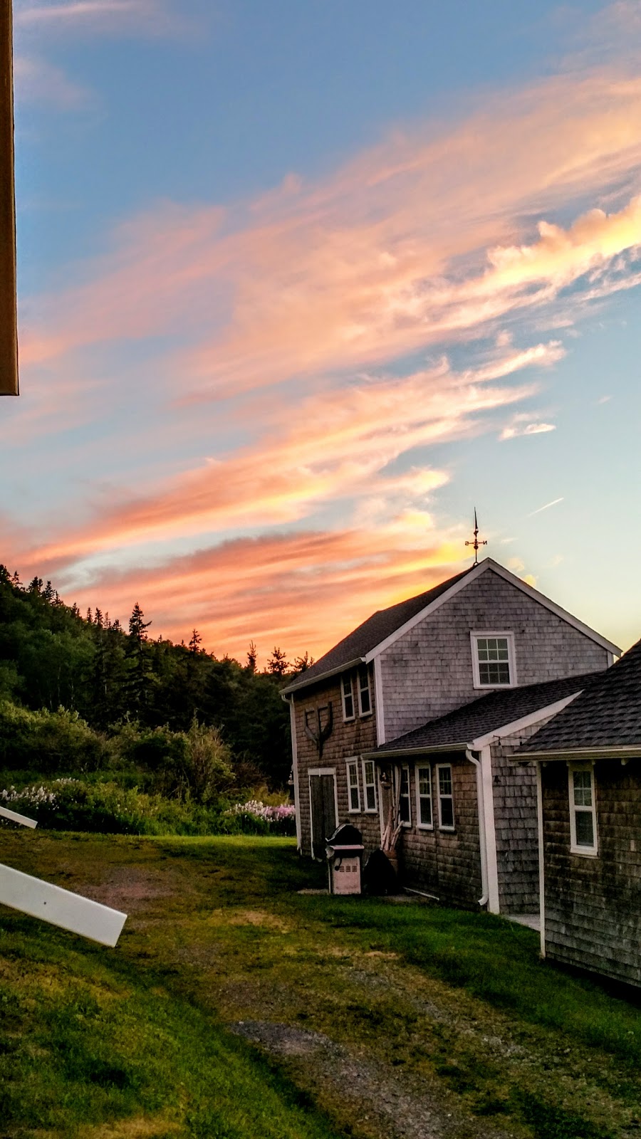 Harbour House | 1143 W Halls Harbour Rd, Centreville, NS B0P 1J0, Canada | Phone: (902) 670-9423