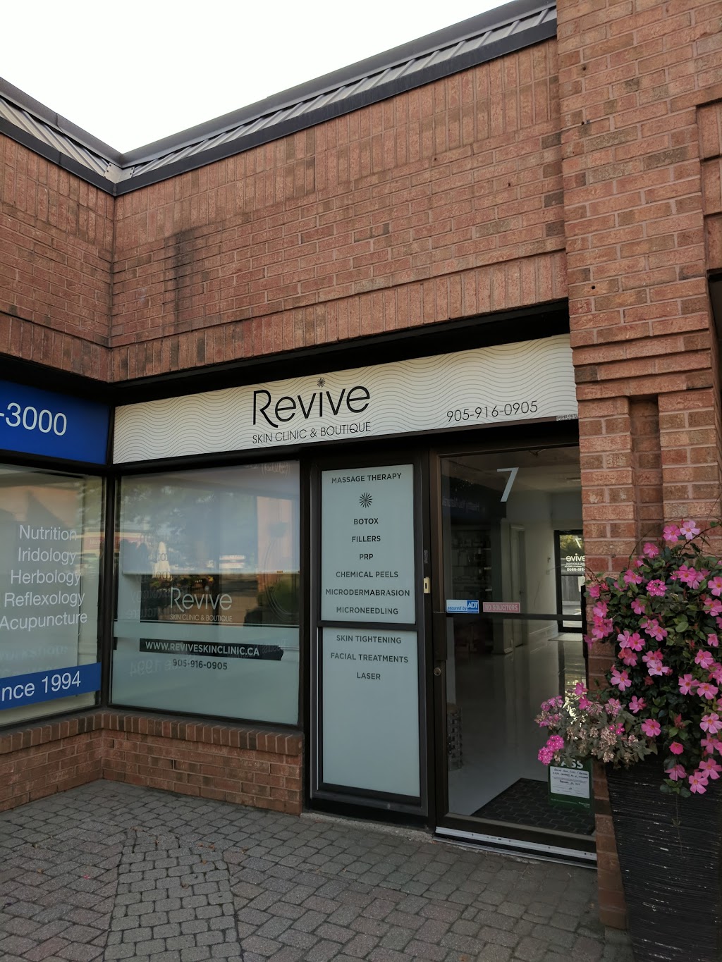 Revive Skin Clinic & Boutique | 1834 Lakeshore Rd W Unit #7, Mississauga, ON L5L 1J7, Canada | Phone: (905) 916-0905