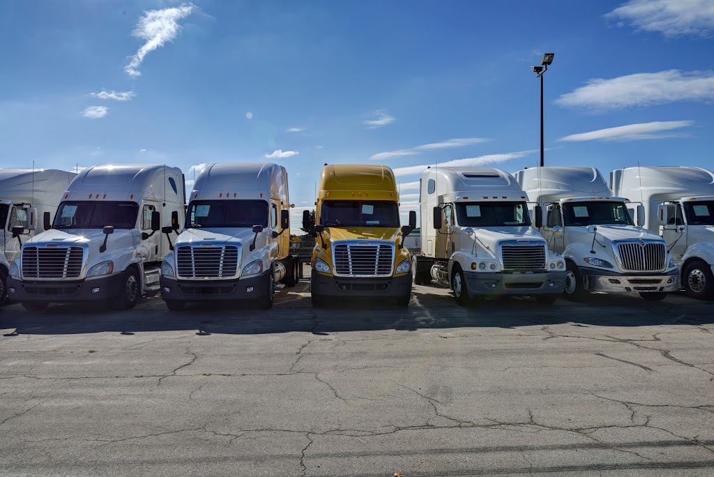 Penske Used Truck Center | 1610 Enterprise Rd, Mississauga, ON L4W 4L4, Canada | Phone: (905) 696-7775